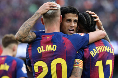 Barcelona Menang Besar atas Sevilla, Hansi Flick Puji Joao Cancelo