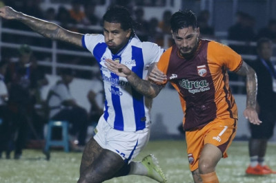 Ditahan Borneo FC 1-1, Persib Tetap Kokoh di Puncak Klasemen