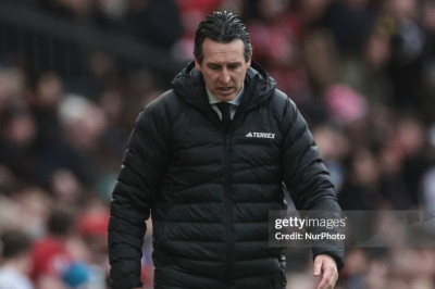 Unai Emery Jelaskan Penyebab Aston Villa Kalah dari Manchester United