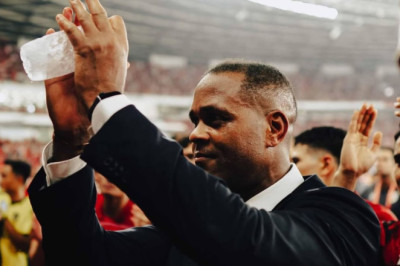 Patrick Kluivert Dapat Pekerjaan Baru Usai Berpisah dengan Timnas Indonesia, Gabung Suriname Bareng Seedorf