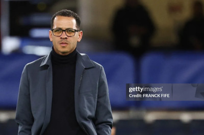 Liam Rosenior Akui Chelsea Kehilangan Momentum Lawan PSG