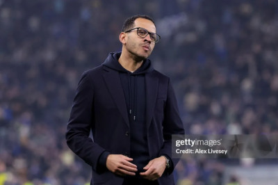 Liam Rosenior Tetap Aman di Chelsea Meski Disorot Tajam