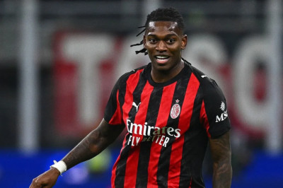 Gaji dan Klausul Rilis Bikin Negosiasi Kontrak Rafael Leao Mandek