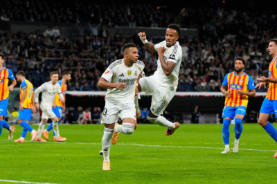 Real Madrid Ingin Bajak Superstar Barcelona, Florentino Perez Coba Rekayasa Momen 'Bersejarah'