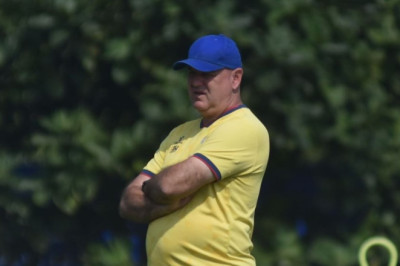 Bojan Hodak Waspada! Semen Padang Bakal Tampil 'Gila' 200 Persen Lawan Persib