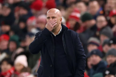 Arne Slot Ngaku Liverpool Tak Berdaya Lawan Kekuatan PSG: Kami Mode Bertahan