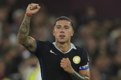 Chelsea Didesak Mainkan Enzo Fernandez di Tengah Rumor Transfer dan Sanksi Klub