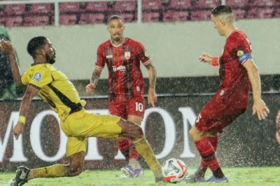 Semen Padang FC Takluk Di Manahan, Imran Soroti Efektivitas Timnya