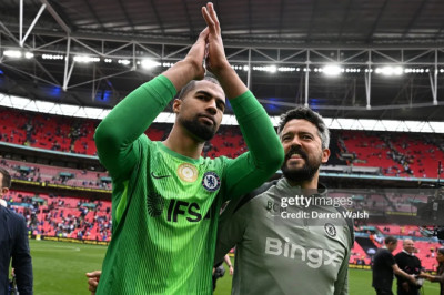 Petr Cech Nilai Situasi Chelsea Ganggu Robert Sanchez