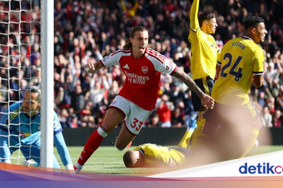 Hasil Liga Inggris: Arsenal Comeback, Atasi Leeds 2-1