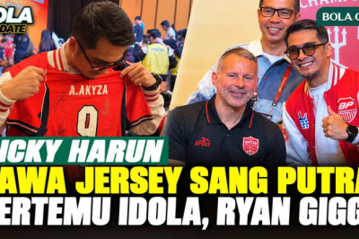 Ricky Harun Kembali Bertemu Ryan Giggs dan Edwin van der Sar, Jersey Putranya Ditandatangani 7 Legenda MU
