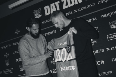 Terpopuler: Mitchel Bakker Resmi Gabung NEC Nijmegen, John Herdman Senang Masuk Grup Neraka